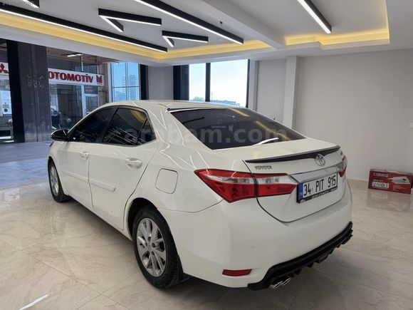 ERTEK'DEN 2015 COROLLA OTOMATİK BAKIMLI 0 MUAYNE AİLE ARACI