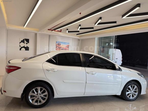 ERTEK'DEN 2015 COROLLA OTOMATİK BAKIMLI 0 MUAYNE AİLE ARACI