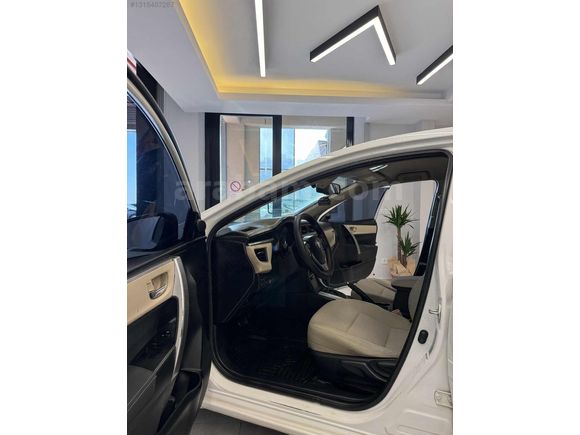 ERTEK'DEN 2015 COROLLA OTOMATİK BAKIMLI 0 MUAYNE AİLE ARACI