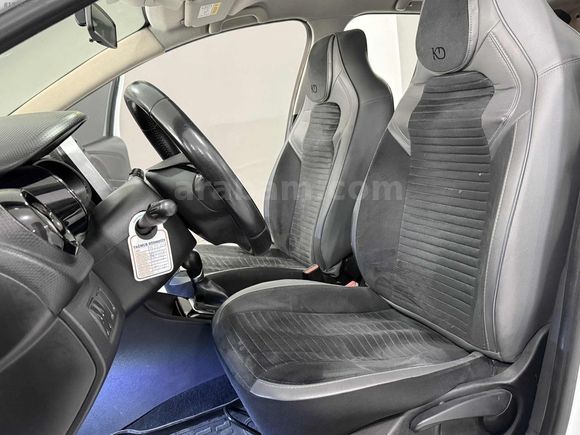 ÖZ ZİRVE MOTORS'DAN SATILIK 2016MODEL CLİO 1.5DCI TOUCH EDC