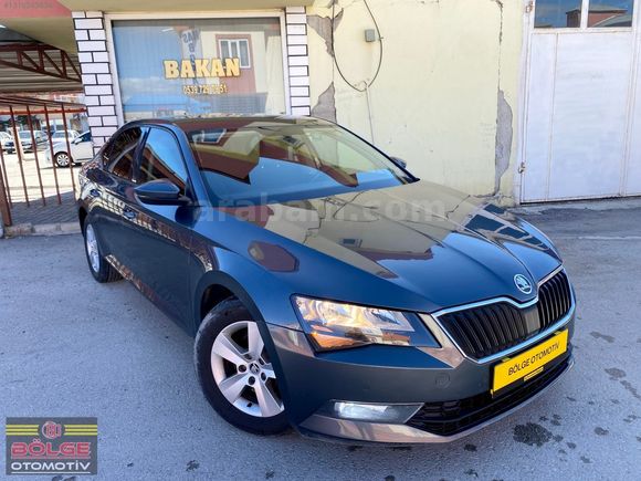 2017 SKODA SUPER-B DİZEL OTOMATİK HATASIZ EMSALSİZ TEMİZLİKTE