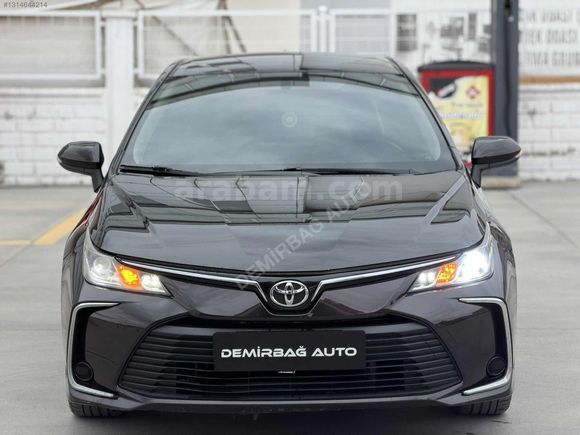 DEMİRBAĞ AUTO'DAN 2019 MODEL 94 bin km de 1.6 COROLLA