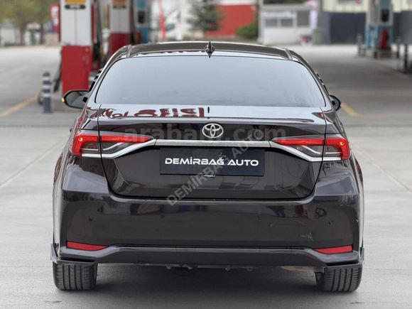 DEMİRBAĞ AUTO'DAN 2019 MODEL 94 bin km de 1.6 COROLLA