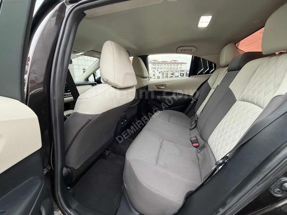 DEMİRBAĞ AUTO'DAN 2019 MODEL 94 bin km de 1.6 COROLLA