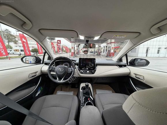 DEMİRBAĞ AUTO'DAN 2019 MODEL 94 bin km de 1.6 COROLLA