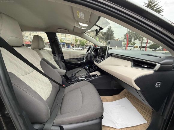 DEMİRBAĞ AUTO'DAN 2019 MODEL 94 bin km de 1.6 COROLLA