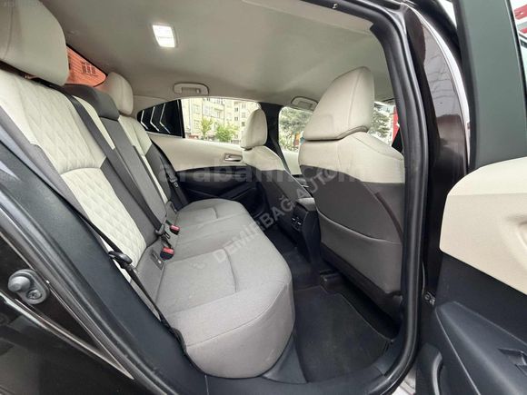 DEMİRBAĞ AUTO'DAN 2019 MODEL 94 bin km de 1.6 COROLLA