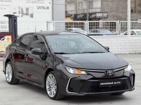 DEMİRBAĞ AUTO'DAN 2019 MODEL 94 bin km de 1.6 COROLLA
