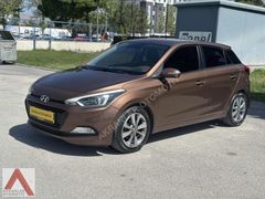 AKRANLAR'DAN 2015 MODEL HTUNDAİ İ20 1.2 MPI STYLE 124.550 KM