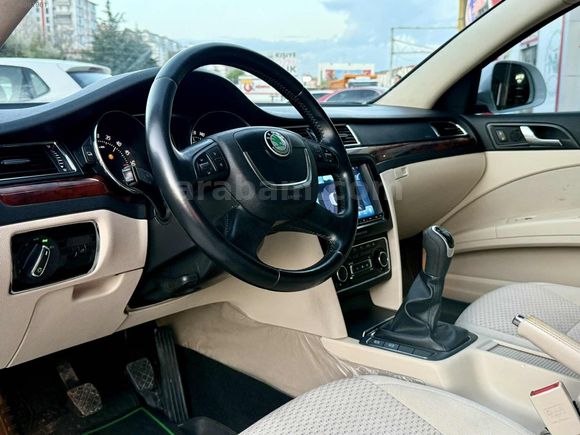 ROYAL AUTO'dan 2012 SUPERB ELEGANCE 1.6 TDI HATASIZ KUSURSUZ
