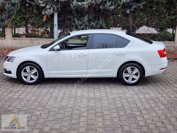 AKADEMİ AUTO DAN OTOMATİK 2019 cıkışlı OCTAVİA OPTİMAL PAKET