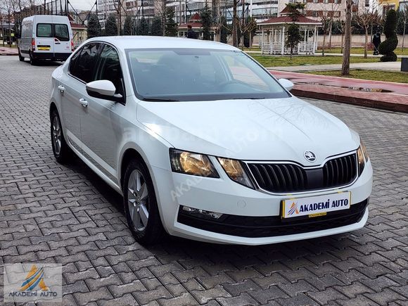AKADEMİ AUTO DAN OTOMATİK 2019 cıkışlı OCTAVİA OPTİMAL PAKET
