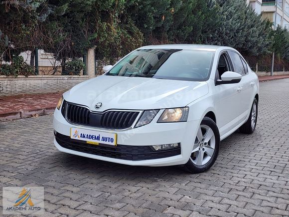 AKADEMİ AUTO DAN OTOMATİK 2019 cıkışlı OCTAVİA OPTİMAL PAKET