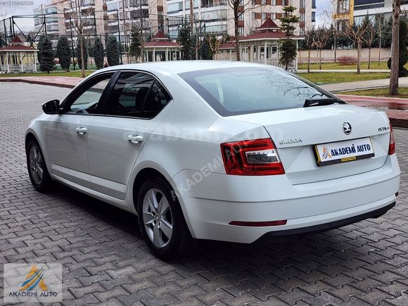 AKADEMİ AUTO DAN OTOMATİK 2019 cıkışlı OCTAVİA OPTİMAL PAKET