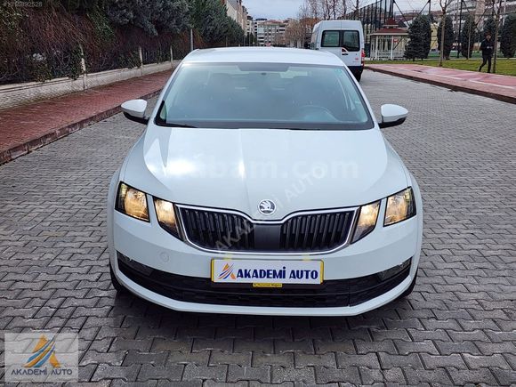AKADEMİ AUTO DAN OTOMATİK 2019 cıkışlı OCTAVİA OPTİMAL PAKET