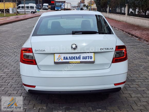 AKADEMİ AUTO DAN OTOMATİK 2019 cıkışlı OCTAVİA OPTİMAL PAKET