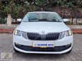 AKADEMİ AUTO DAN OTOMATİK 2019 cıkışlı OCTAVİA OPTİMAL PAKET