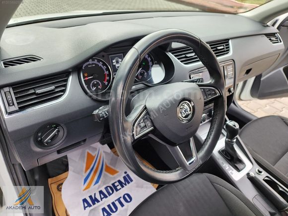 AKADEMİ AUTO DAN OTOMATİK 2019 cıkışlı OCTAVİA OPTİMAL PAKET