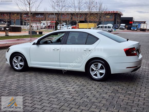 AKADEMİ AUTO DAN OTOMATİK 2019 cıkışlı OCTAVİA OPTİMAL PAKET