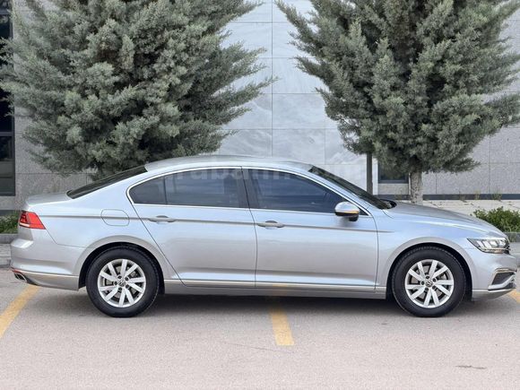 2022 MODEL 142.000 KM 1.5 TSİ PASSAT HATASIZ KAYITSIZ