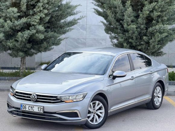 2022 MODEL 142.000 KM 1.5 TSİ PASSAT HATASIZ KAYITSIZ