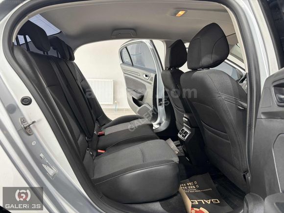 GALERİ 3S'DEN 2024 RENAULT MEGANE 1.3 TCE TOUCH 20'BİNDE HATASIZ