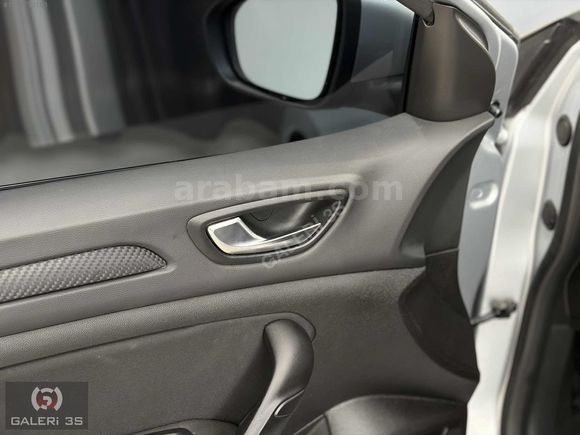 GALERİ 3S'DEN 2024 RENAULT MEGANE 1.3 TCE TOUCH 20'BİNDE HATASIZ