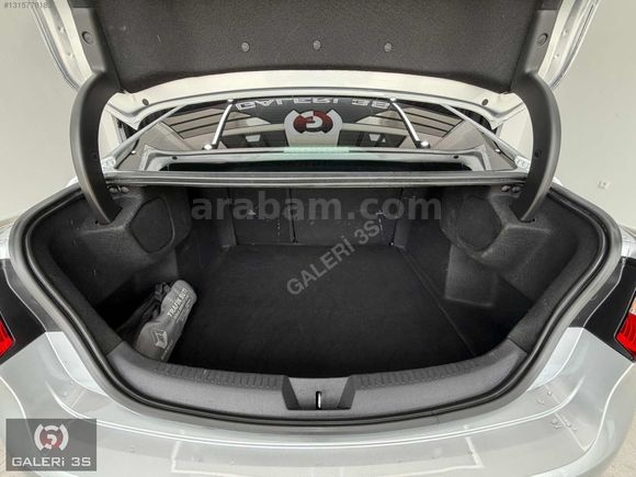 GALERİ 3S'DEN 2024 RENAULT MEGANE 1.3 TCE TOUCH 20'BİNDE HATASIZ