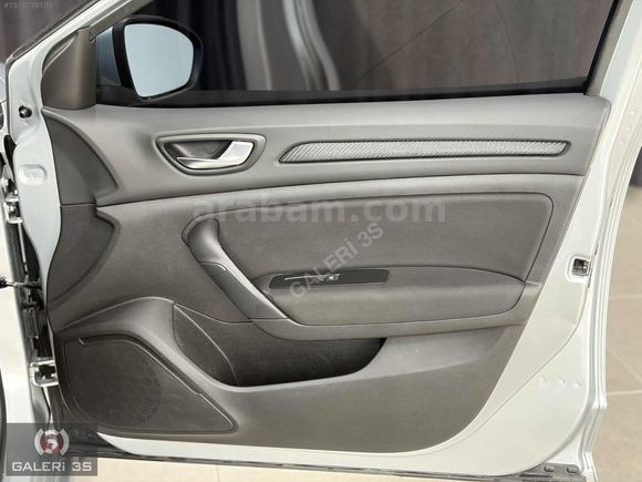 GALERİ 3S'DEN 2024 RENAULT MEGANE 1.3 TCE TOUCH 20'BİNDE HATASIZ