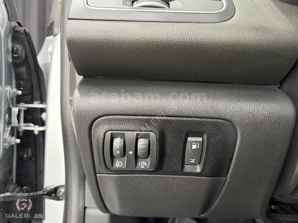 GALERİ 3S'DEN 2024 RENAULT MEGANE 1.3 TCE TOUCH 20'BİNDE HATASIZ