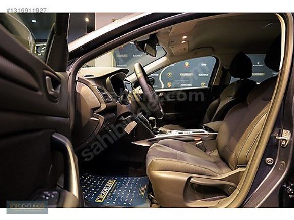 NİĞDELİLER 2025 Renault Megane 1.3 TCe Touch EDC / 7679