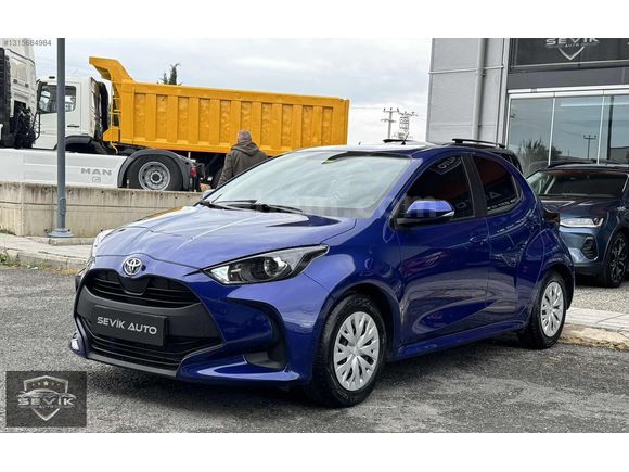 BOYASIZ DEĞİŞENSİZ 2022 MODEL 19.000 KM TOYOTA YARİS OTOMATİK