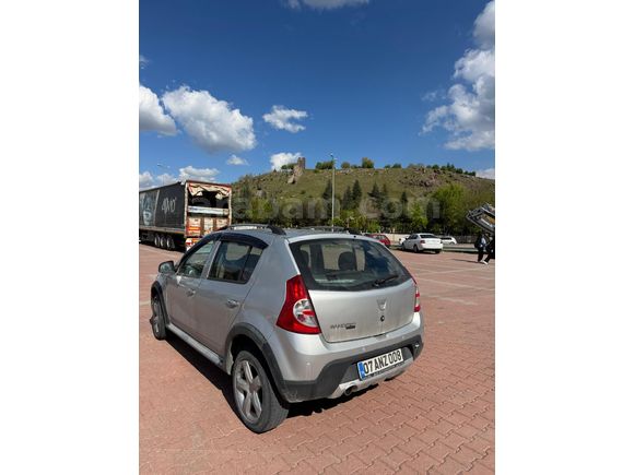 Sahibinden Dacia Sandero 1.5 dCi Stepway 2012 Model