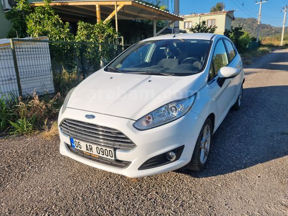 İlk Sahibinden Ford Fiesta 1.6 Titanium 2015 Tramersiz