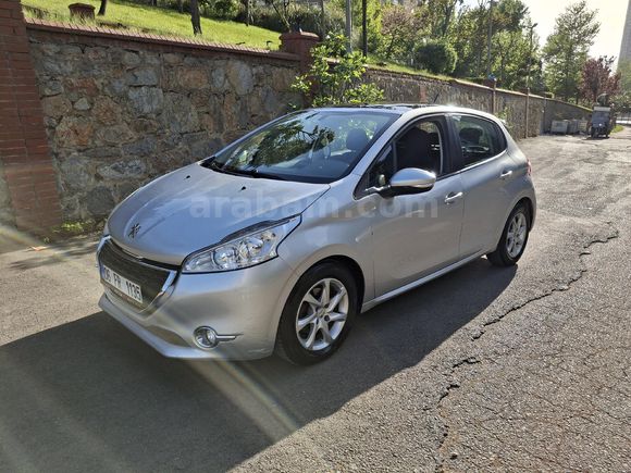 Sahibinden Peugeot 208 1.4 HDi Active 2015 Model  176.000 km Gri (Gümüş)