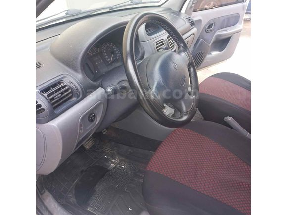 Sahibinden Renault Clio 1.6 RTE 2000  
 Model