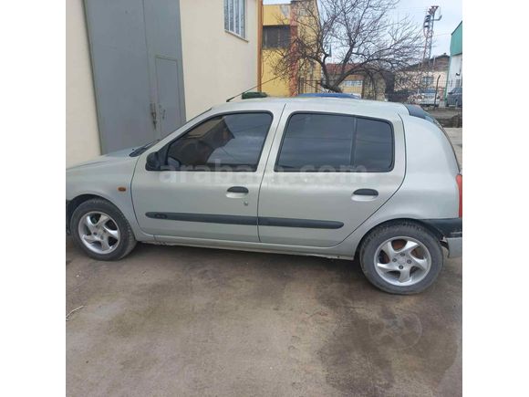 Sahibinden Renault Clio 1.6 RTE 2000  
 Model