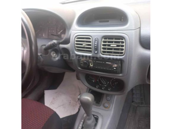 Sahibinden Renault Clio 1.6 RTE 2000  
 Model
