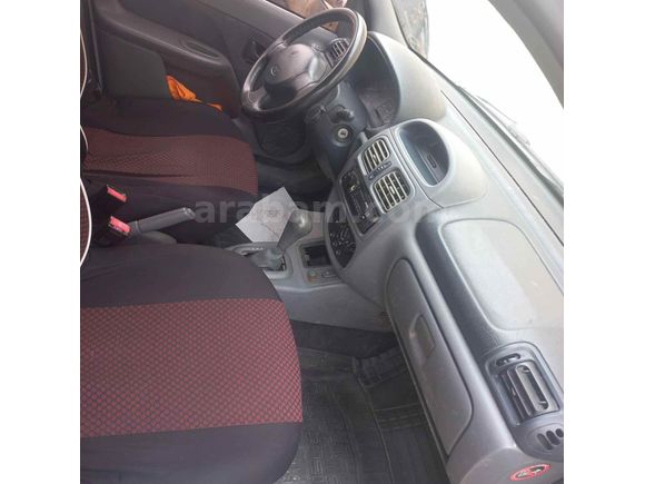 Sahibinden Renault Clio 1.6 RTE 2000  
 Model