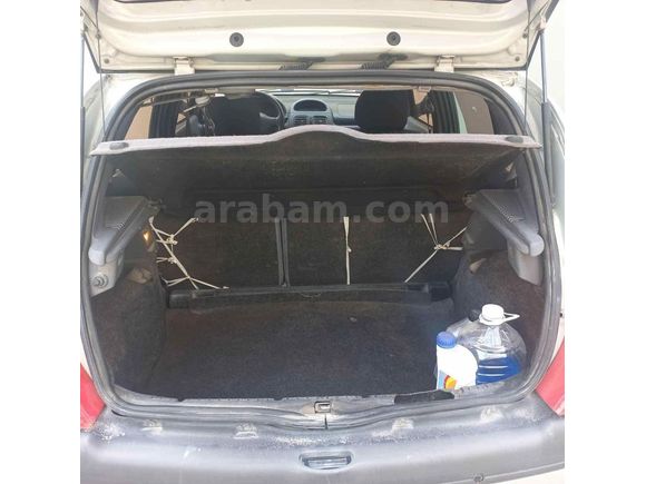 Sahibinden Renault Clio 1.6 RTE 2000  
Model 
