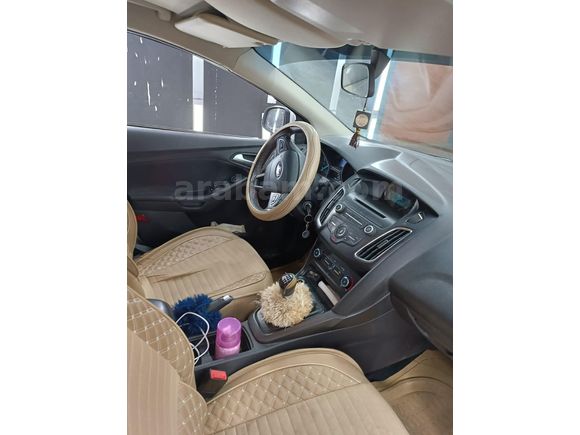TEMİZ AİLE ARABASI FORD FOCUS TREND X