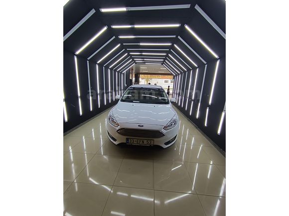 TEMİZ AİLE ARABASI FORD FOCUS TREND X