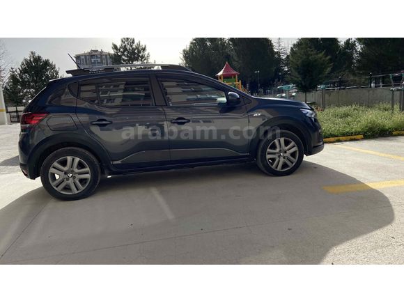 İLK Elden Servis Bakımlı Kapalı Garaj Arabası 