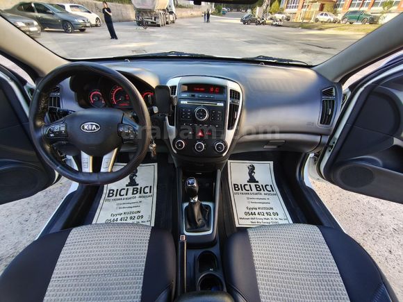 Sahibinden Kia Ceed 1.6 CRDi Motion SW 2012 Model  266.000 km Beyaz