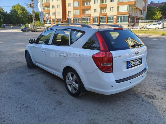 Sahibinden Kia Ceed 1.6 CRDi Motion SW 2012 Model  266.000 km Beyaz