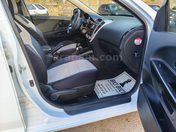 Sahibinden Kia Ceed 1.6 CRDi Motion SW 2012 Model  266.000 km Beyaz