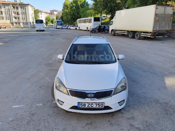 Sahibinden Kia Ceed 1.6 CRDi Motion SW 2012 Model  266.000 km Beyaz
