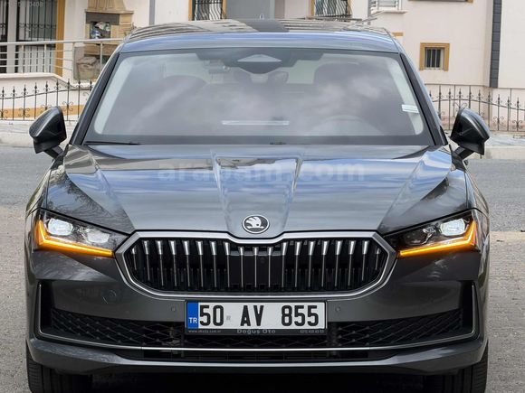 2025 MODEL SKODA SUPERB HATASIZ BOYASIZ DÜŞÜK KM PRESTİGE