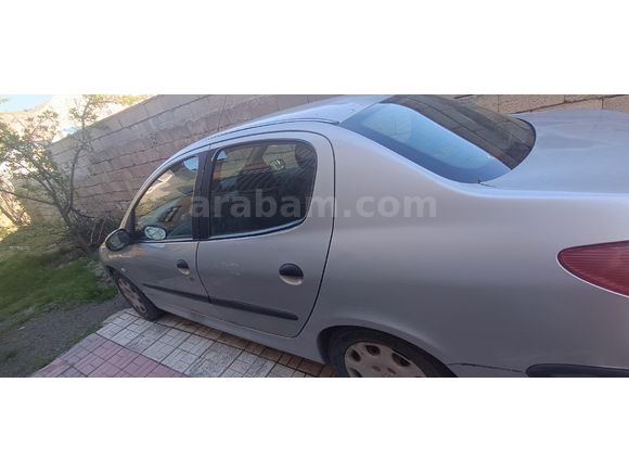 Sahibinden Peugeot 206 1.4 Comfort 2009 Model