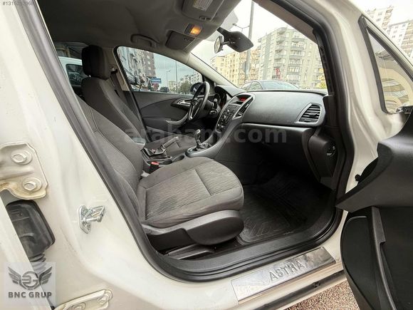BNC GRUP AUTO OPEL ASTRA 1.6 EDİTİON 2013 MODEL